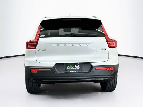 Used 2024 Volvo XC40 B5 Core w/ Protection Package Premier AWD/4WD image 7