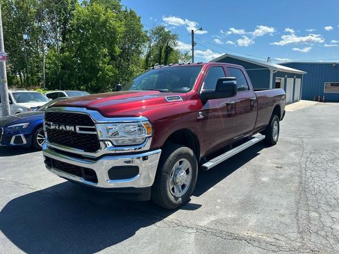 Used 2024 RAM 2500 Tradesman w/ Chrome Appearance Group AWD/4WD image 1