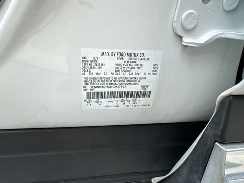Used 2022 Ford Explorer XLT w/ Equipment Group 202A AWD/4WD image 94
