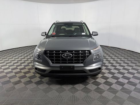 Used 2025 Hyundai Venue SEL FWD image 3
