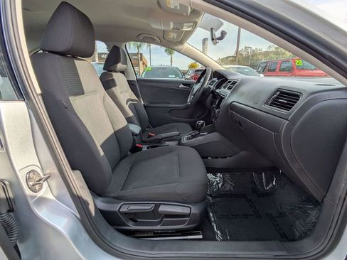 Used 2015 Volkswagen Jetta S image 28