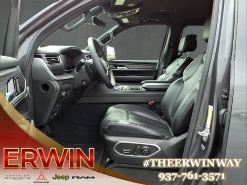 Used 2024 Jeep Wagoneer L Series II w/ Flexible Seating Group AWD/4WD image 13