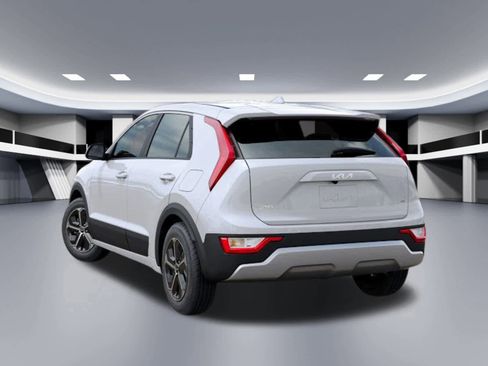 New 2026 Kia Niro LX image 4