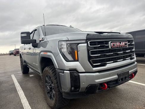 Used 2025 GMC Sierra 2500 AT4 w/ AT4 Premium Plus Package image 3