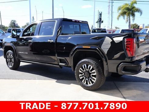 Used 2025 GMC Sierra 3500 Denali Ultimate image 5