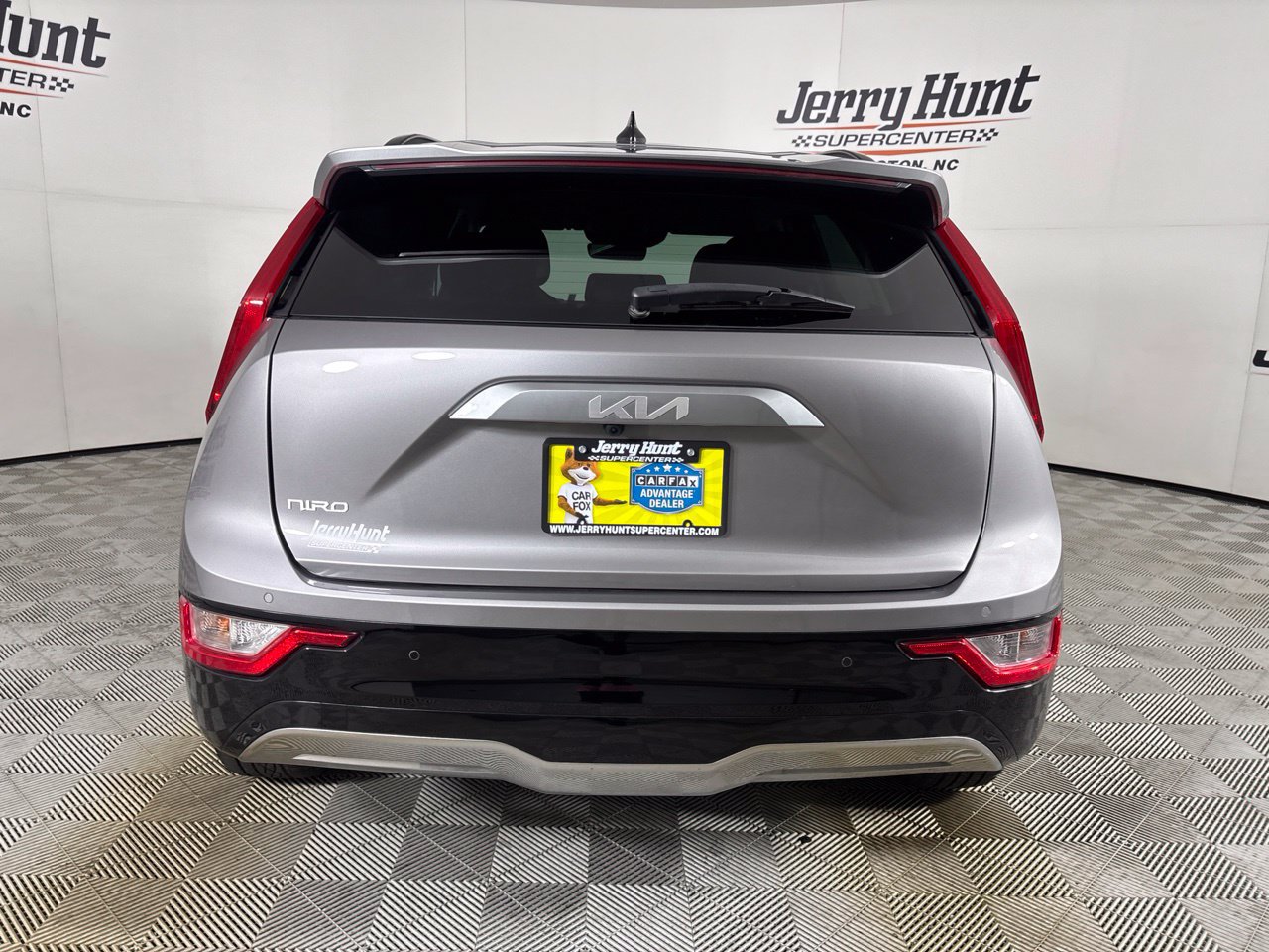 Used 2023 Kia Niro Wind w/ Wind Preserve Package FWD image 5