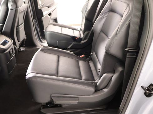 New 2026 Lincoln Navigator L Reserve AWD/4WD image 13