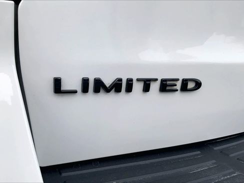 Used 2023 Ford Expedition Limited image 10