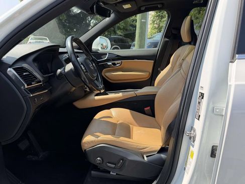 Used 2018 Volvo XC90 T6 Momentum w/ Convenience Package AWD/4WD image 16