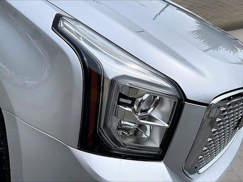 Used 2017 GMC Yukon XL Denali w/ Open Road Package RWD image 25