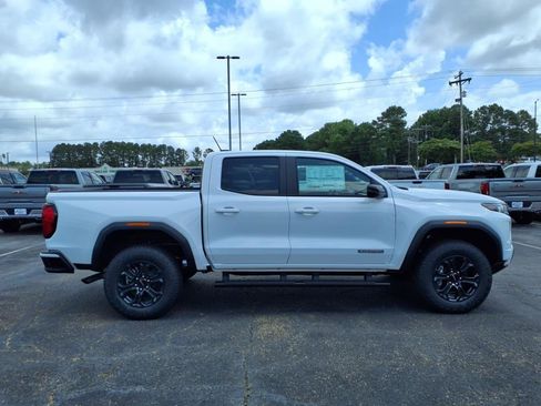 New 2025 GMC Canyon Elevation w/ Convenience Package image 3