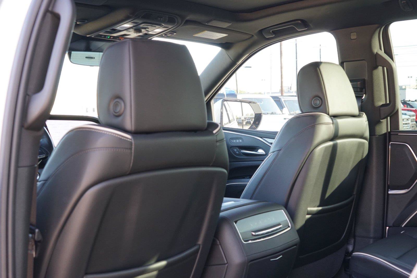 Used 2023 Cadillac Escalade Sport w/ LPO, ONYX Package AWD/4WD image 21