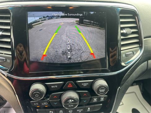 Used 2019 Jeep Grand Cherokee Altitude AWD/4WD image 32