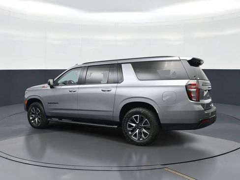 Used 2024 Chevrolet Suburban Z71 w/ Luxury Package AWD/4WD image 3