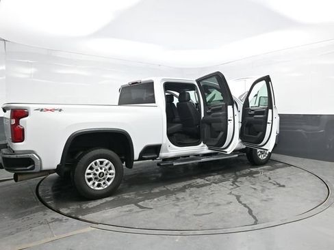Used 2024 Chevrolet Silverado 2500 LTZ AWD/4WD image 39