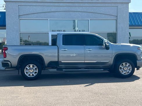 Used 2024 Chevrolet Silverado 2500 High Country w/ Technology Package image 2
