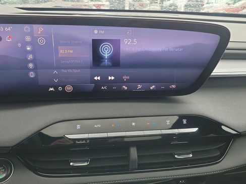 Used 2026 Buick Enclave Preferred w/ Power Package image 28