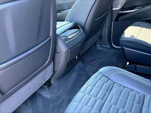 Certified 2025 Cadillac Escalade Sport Platinum AWD/4WD image 10