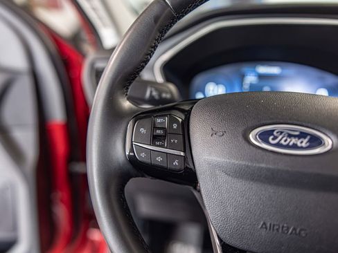 Used 2024 Ford Escape Platinum AWD/4WD image 25