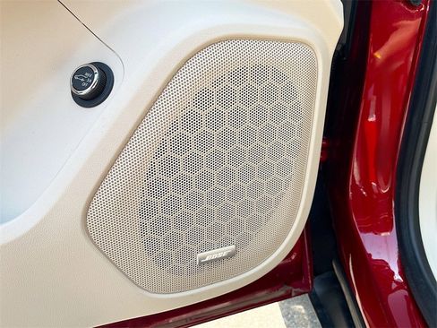 Used 2023 GMC Acadia Denali w/ Denali Technology Package image 19