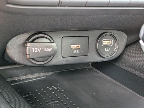 Used 2023 Hyundai Elantra Limited FWD image 31