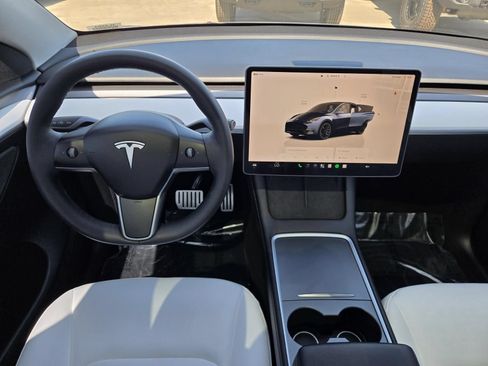 Used 2023 Tesla Model Y Performance AWD/4WD image 8
