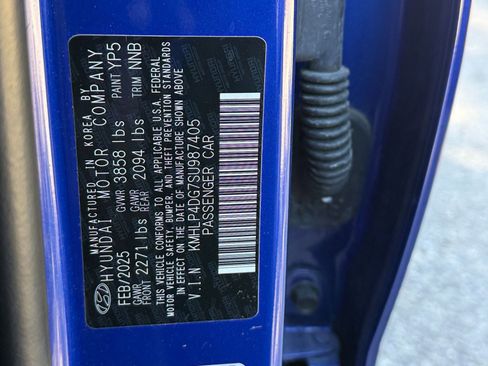 Used 2025 Hyundai Elantra Limited image 22