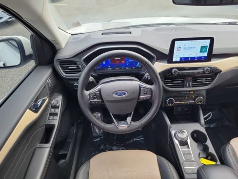 Used 2022 Ford Escape Titanium w/ Titanium Elite Package image 12