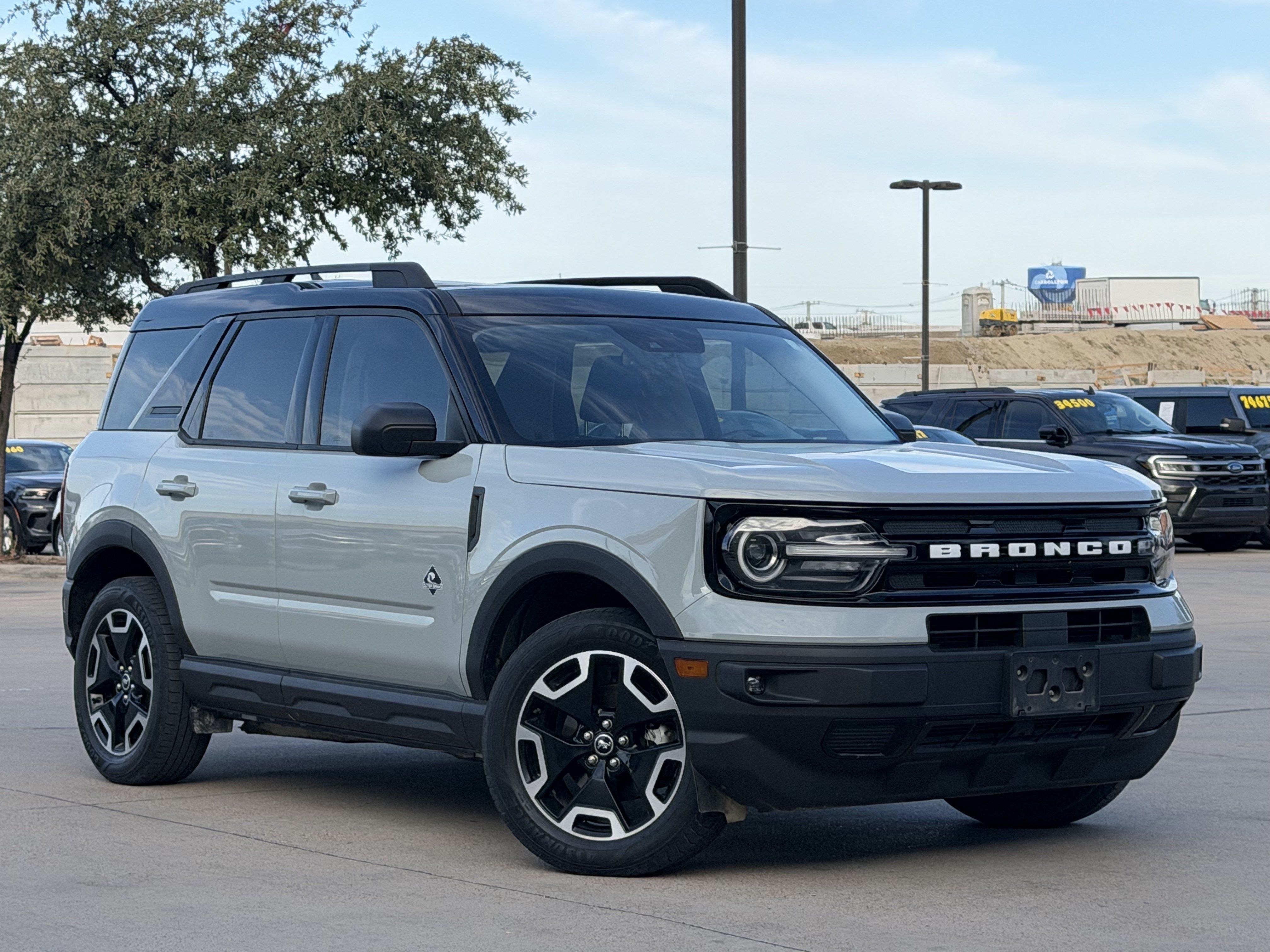 Certified 2021 Ford Bronco Sport Outer Banks w/ Outer Banks Package AWD/4WD image 2