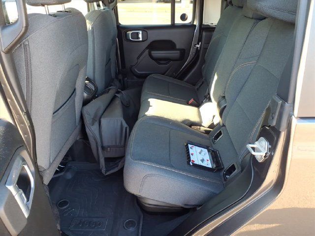 Used 2024 Jeep Gladiator Sport AWD/4WD image 12