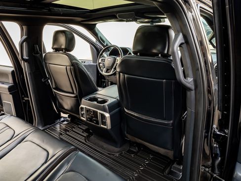 Used 2022 Ford F450 Platinum w/ FX4 Off-Road Package image 30