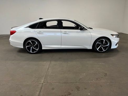 Used 2021 Honda Accord Sport image 2