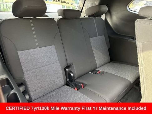 Used 2025 GMC Acadia Elevation AWD/4WD image 15