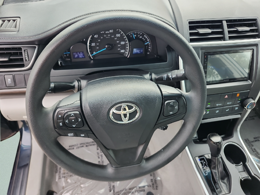 Used 2015 Toyota Camry LE FWD image 34