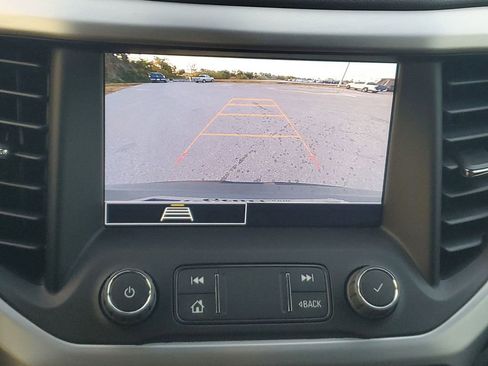 Used 2022 GMC Acadia SLE w/ Driver Convenience Package image 30