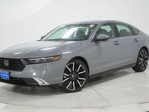 Used 2024 Honda Accord Touring image 1