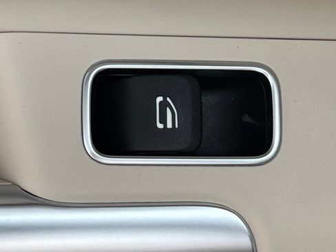 Certified 2023 Mercedes-Benz GLA 250 4MATIC image 40