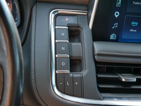 Used 2023 Chevrolet Suburban High Country AWD/4WD image 24