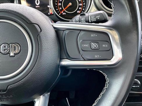 Used 2022 Jeep Wrangler Unlimited Sahara AWD/4WD image 21