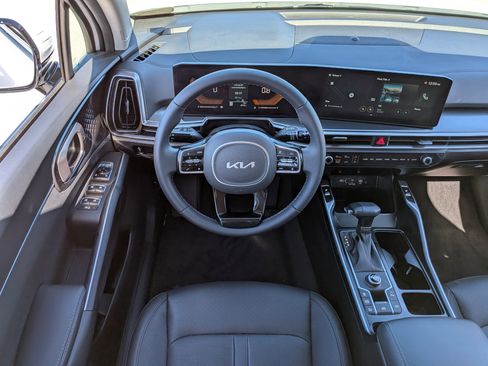 Certified 2025 Kia Sorento S image 22