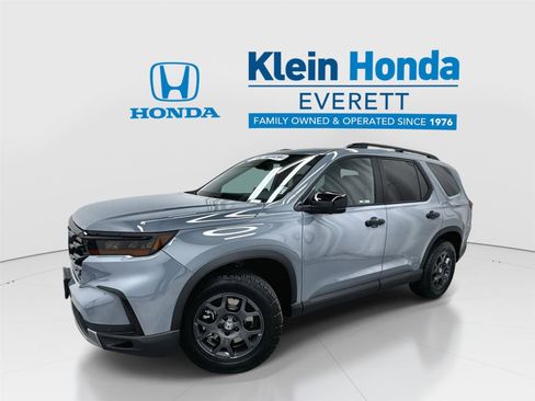 Certified 2025 Honda Pilot TrailSport image 1