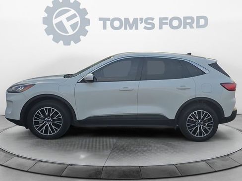 Certified 2022 Ford Escape SEL w/ Technology Package FWD image 3