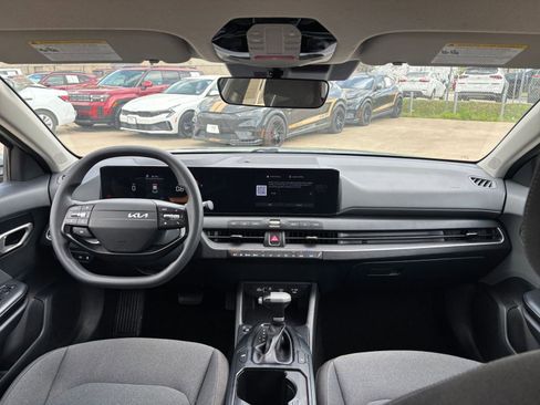 Used 2025 Kia K4 LXS image 33