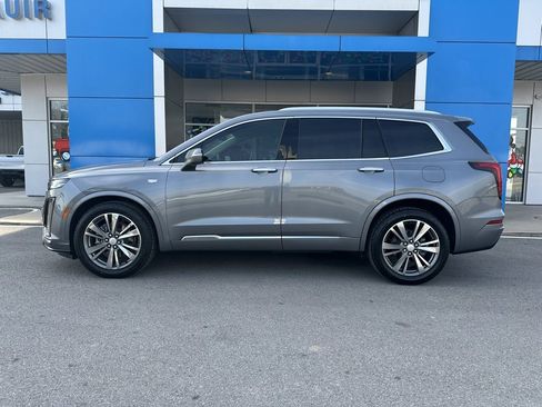 Used 2021 Cadillac XT6 Premium Luxury image 2