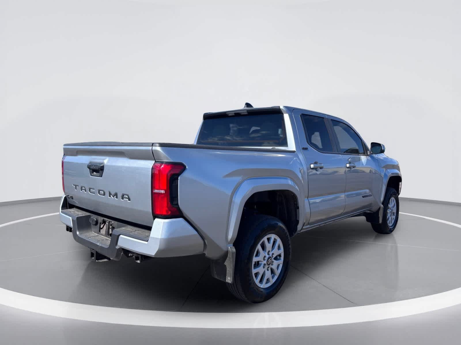 Used 2026 Toyota Tacoma SR5 AWD/4WD image 6
