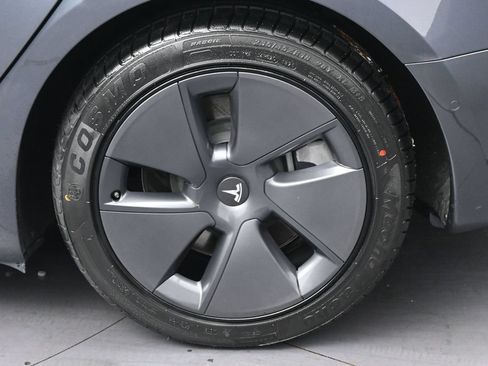 Used 2022 Tesla Model 3 Long Range AWD/4WD image 35