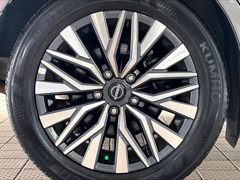 Used 2025 Nissan Altima 2.5 SV FWD image 34
