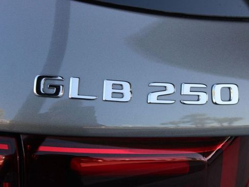 New 2026 Mercedes-Benz GLB 250 4MATIC image 21