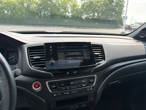Used 2024 Honda Passport TrailSport image 15