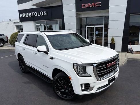 Used 2022 GMC Yukon SLT w/ SLT Premium Package image 2